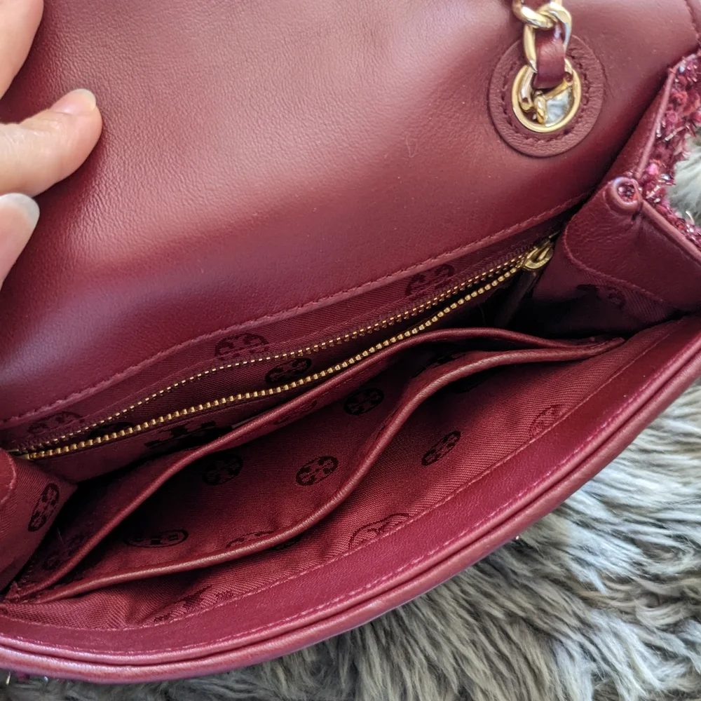 Tory Burch Crossbody Handbag. - Picture 12 of 15